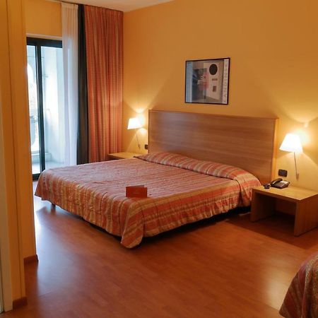 Hotel Romanisio Fossano Exteriör bild