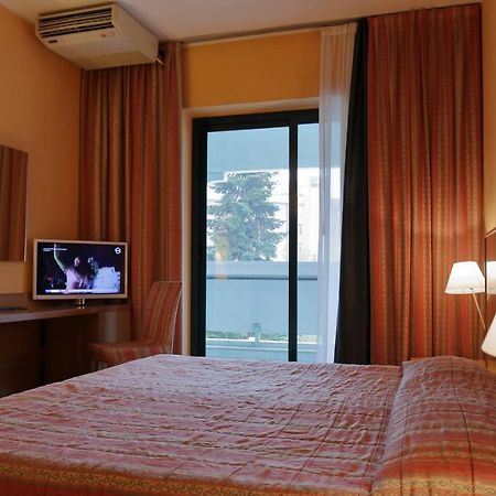 Hotel Romanisio Fossano Exteriör bild