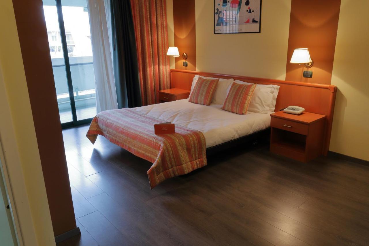Hotel Romanisio Fossano Exteriör bild